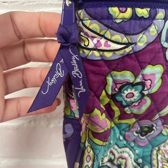 Vera Bradley Crossbody Purse – Floral Paisley Quilted Bag (Silhouette Floral) - Picture 3 of 11